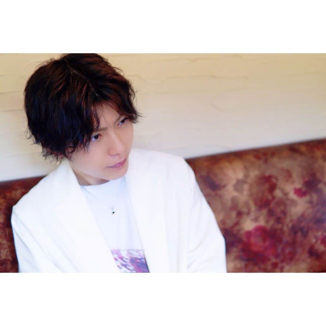 結さんのインスタグラム写真 - (結Instagram)「✂︎ Hair Cut ✂︎ #ユナイト  #visualkei  #band  #vocal #結 #haircut #原宿 #ヘアサロン #美容院 #gigi #hairstyle  #センター分け  #一ヶ月振りのインスタ更新 #まさかのすっぴん @miho_inaba さんありがとうございました！」6月24日 22時47分 - sing.yui.0318