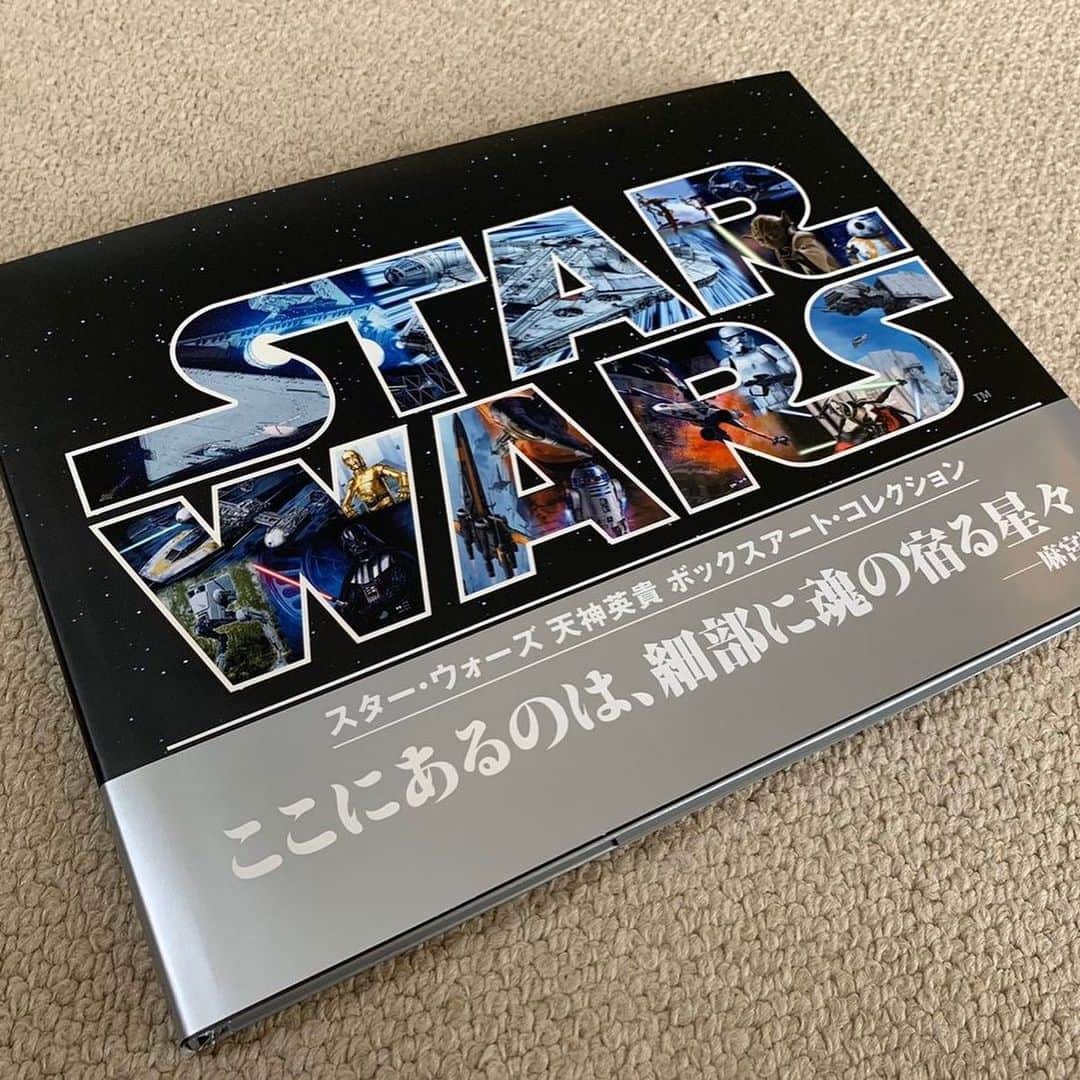 天神英貴さんのインスタグラム写真 - (天神英貴Instagram)「本日、STAR WARSボックスアート画集が発売されました。皆様のおかげで大変立派な本になりました。是非よろしくお願いします  STAR WARS The Box Artisty of hidetakatenjin is officially released and its 100% English-Japanese Bilingual!  #StarWars  https://t.co/WBGDYO4OIc」6月24日 22時39分 - tenjin_hidetaka