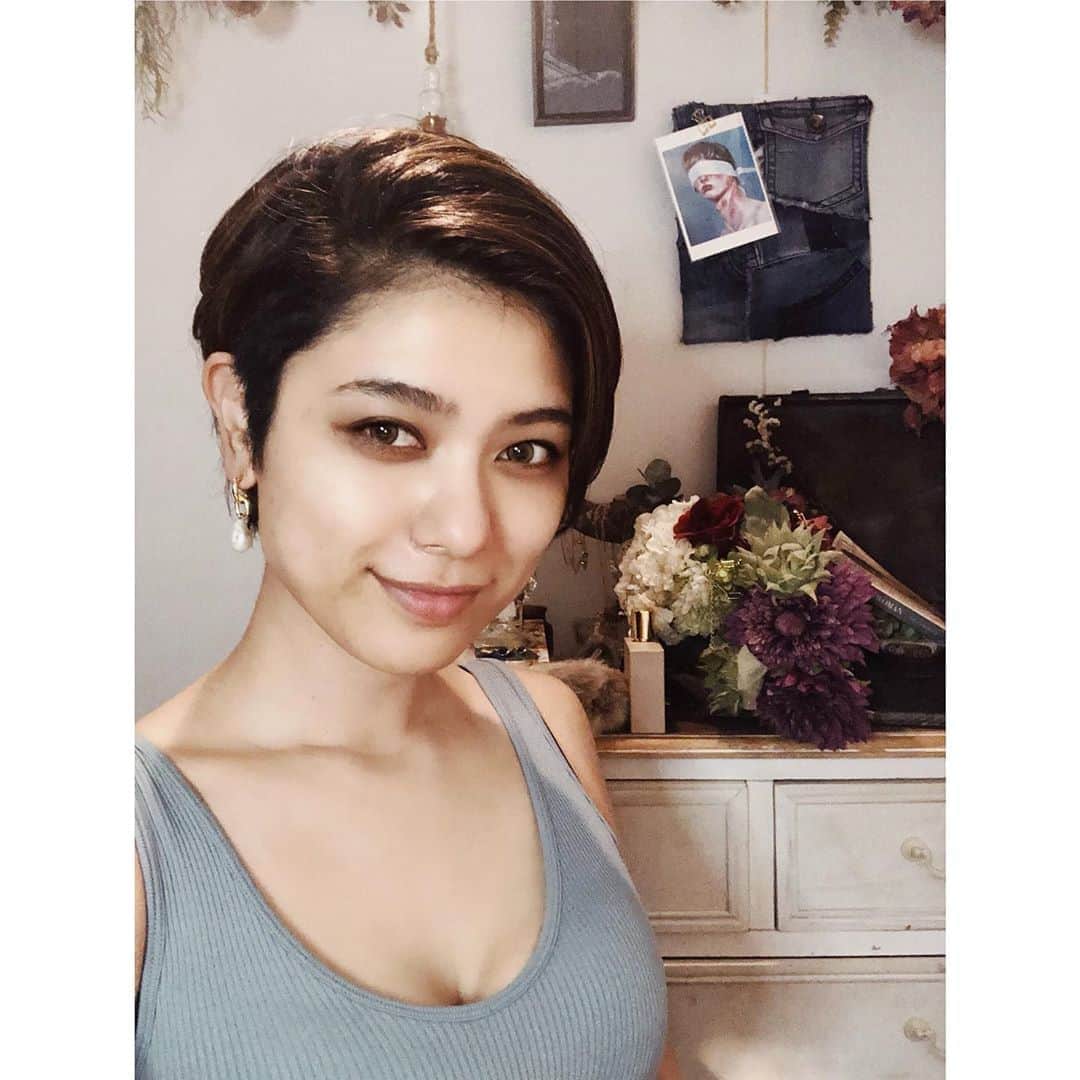 金城優華のインスタグラム：「おニュー♡﻿ ZARAのリブタンクボディースーツが﻿ 着心地良すぎる。﻿ ﻿ ﻿ Tops:zara Accessory﻿: @cannu.yuuka_kinjo ﻿ #金城の服事情﻿ #zara﻿ #女性に産まれてこの濃さ﻿ #アプリで男性化したら謎に国籍変わる件。﻿」