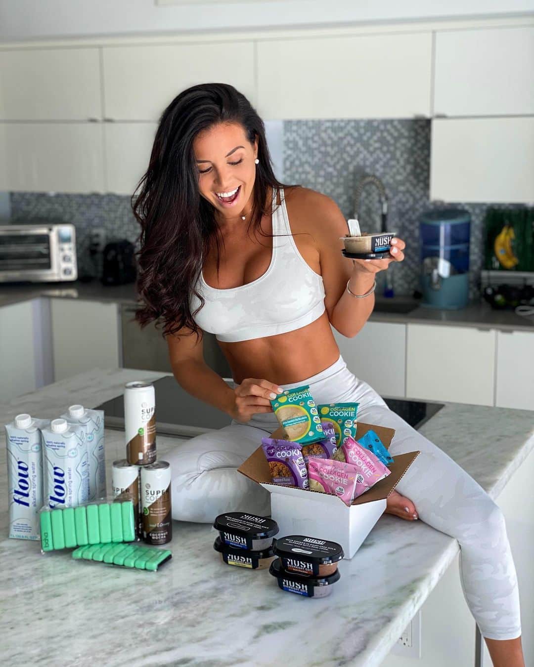 Ainsley Rodriguezさんのインスタグラム写真 - (Ainsley RodriguezInstagram)「FITNESS AND FUEL GIVEAWAY! . Winner: @oliviahalpin」6月24日 23時04分 - ainsley