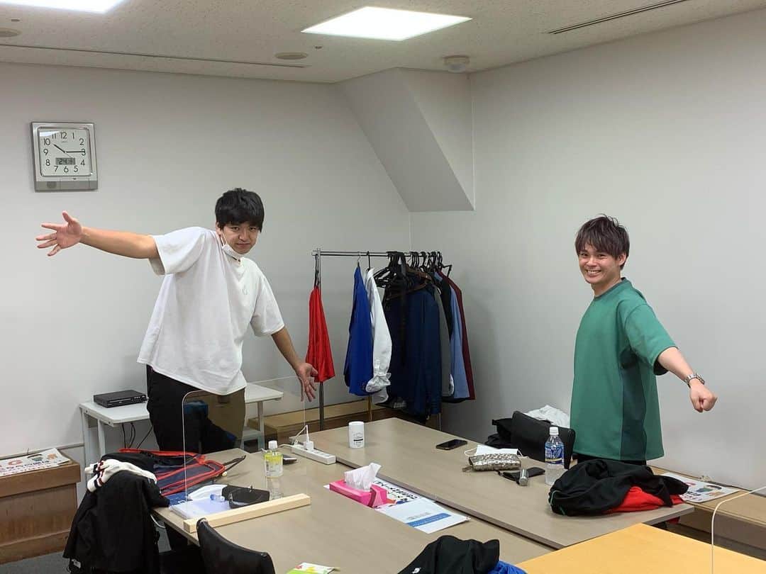池田真一のインスタグラム：「ダブルアートのLet's enjoy Live〜ソーシャルディスタンスでコーナーSPありがとうございました！ はっきり言ってめちゃくちゃおもろかったし楽しかったです😆 ほんまに見逃した人損してると思います！ 次回は是非見てください！！ 本日のMVPは祇園の木崎さんでした！ 本人はピンときてませんでした😆」