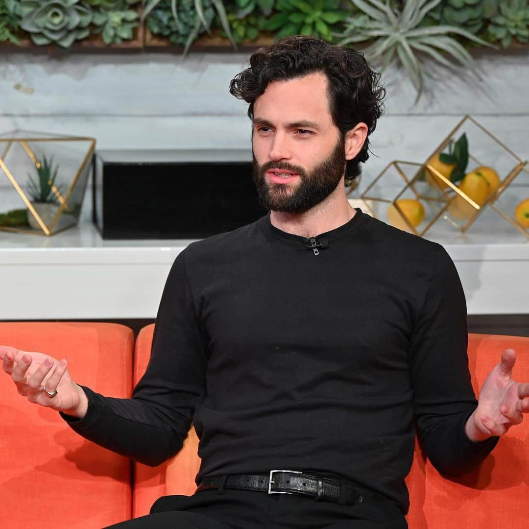 E! Onlineさんのインスタグラム写真 - (E! OnlineInstagram)「Penn Badgley spoke out about the sexual assault claims made against his #You co-star, Chris D'Elia. Head to the link in our bio for more on why he felt "very troubled" and how the show's producers reacted to the news. (📷: Getty)」6月24日 23時16分 - enews