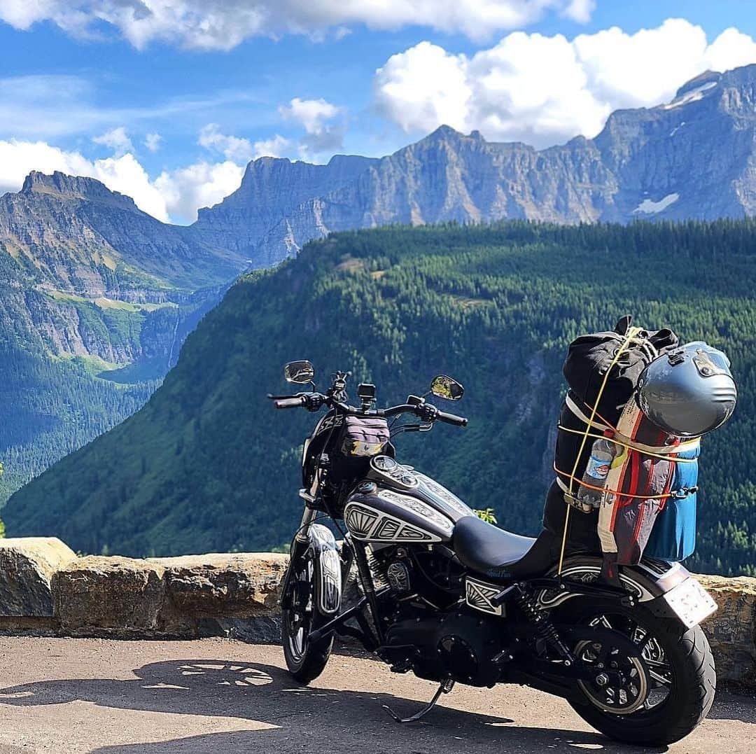 Harley-Davidson Japanさんのインスタグラム写真 - (Harley-Davidson JapanInstagram)「ずっとここに来たかった。#ハーレー #harley #ハーレーダビッドソン #harleydavidson #バイク #bike #オートバイ #motorcycle #ツーリング #touring #風景 #view #空 #sky #雲 #clouds #山 #mountains #鼓動 #pulse #グレイシャー国立公園 #GlacierNationalPark #2020 #自由 #freedom」6月24日 23時29分 - harleydavidsonjapan