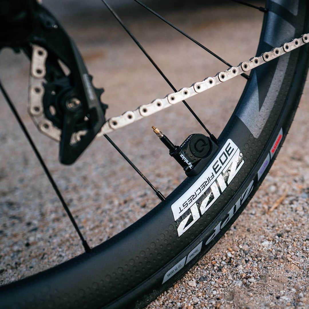 Zipp Speed Weaponryさんのインスタグラム写真 - (Zipp Speed WeaponryInstagram)「The complete speed package... #zippspeed Tangente RT28 tubeless tires with 303 Firecrest and @quarq TyreWiz. This package optimizes all elements of TSE - wind resistance, gravity, rolling resistance, and body vibration losses. #MakingYouFaster 📷 @jeredgruber」6月24日 23時35分 - zippspeed