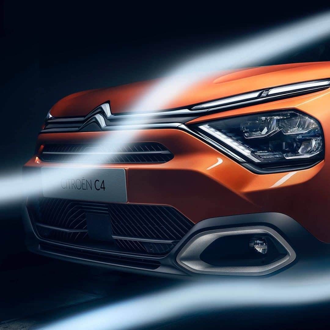 Citroënのインスタグラム：「New Citroën C4. Facing you, no detail escapes it. World Premiere June 30th. Stay connected 📆 #New #Citroen #Car #Orange #Comfort #Elegance #Design #Fashion #Light #Style #Instacar #Carsofinstagram #Auto」