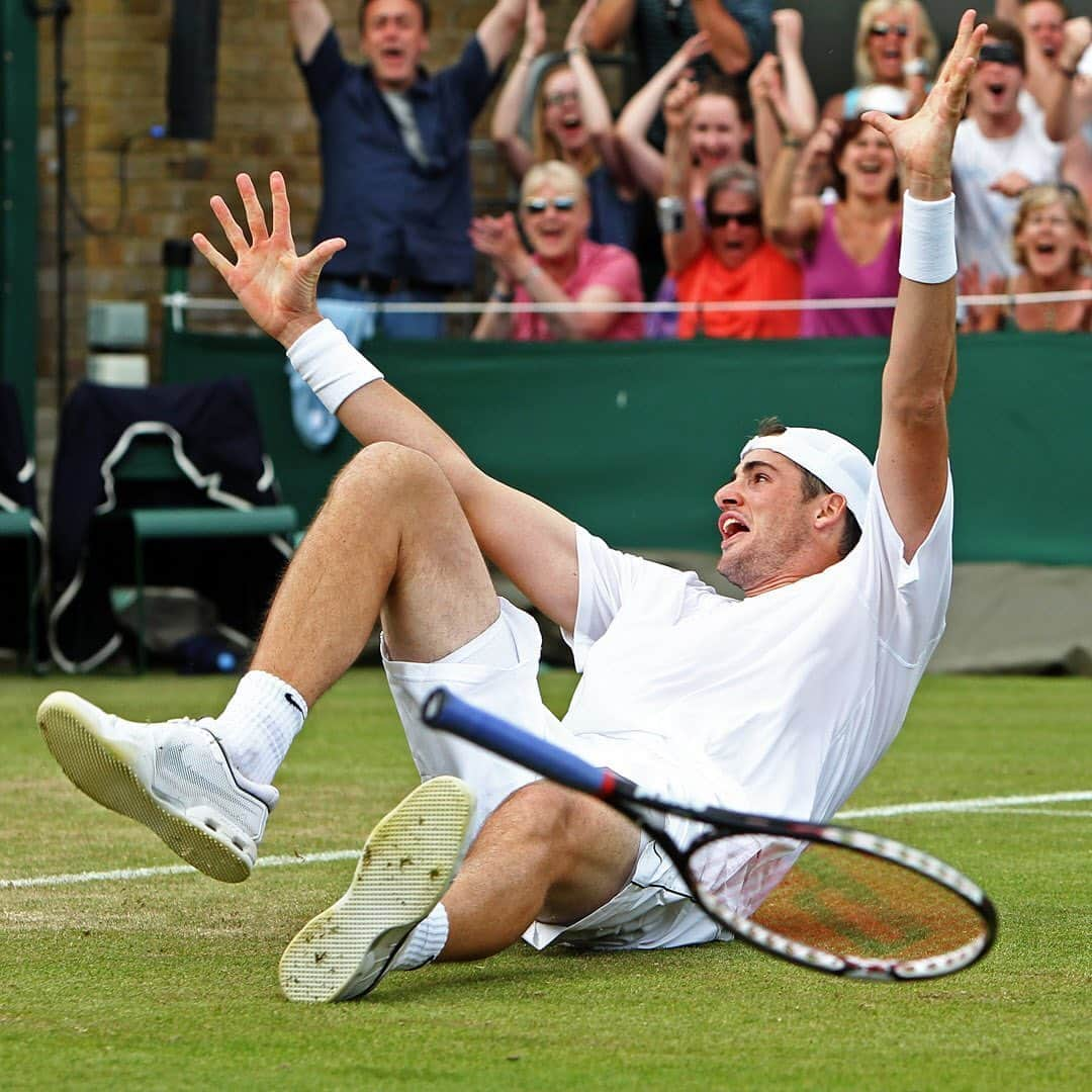 ATP World Tourさんのインスタグラム写真 - (ATP World TourInstagram)「#OnThisDay: @johnrisner & @nicomahut completed the longest pro match in history (11h, 5m) at 2010 @wimbledon. 👏」6月25日 0時07分 - atptour