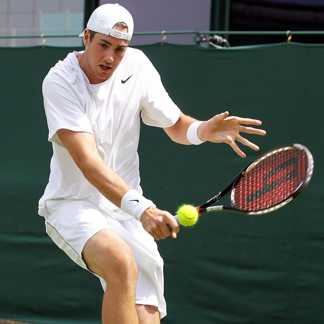 ATP World Tourさんのインスタグラム写真 - (ATP World TourInstagram)「#OnThisDay: @johnrisner & @nicomahut completed the longest pro match in history (11h, 5m) at 2010 @wimbledon. 👏」6月25日 0時07分 - atptour