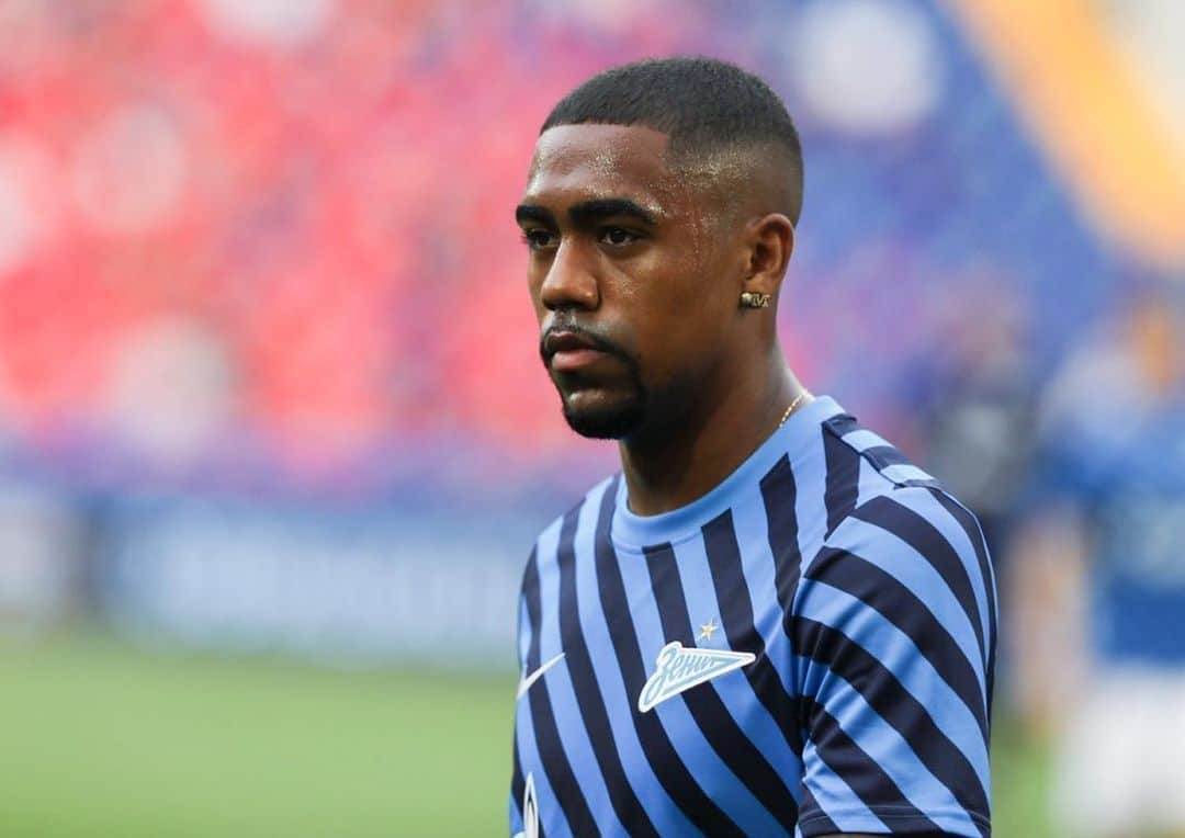 マウコム・フィリペ・シウヴァ・デ・オリヴェイラのインスタグラム：「FOCUSED 🙏🏾👊🏾⚽️❤️」