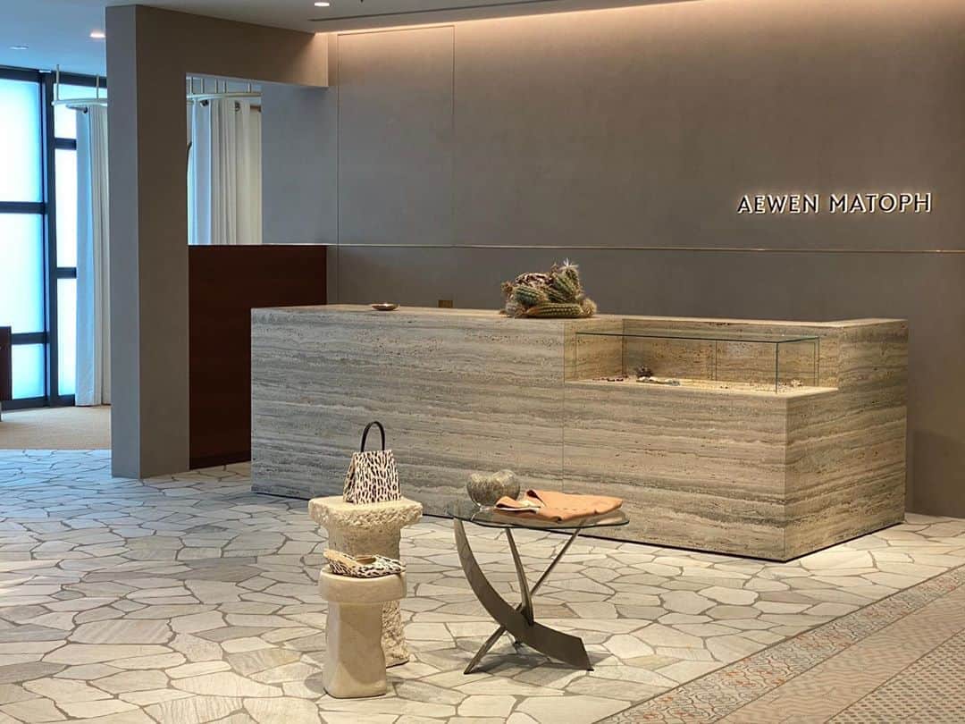二ノ宮和佳子のインスタグラム：「AEWEN MATOPH New Shop OPEN!! ﻿ @aewen_matoph のオリジナル商品やバイイング商品と一緒に、﻿ Vintage雑貨やアーティスト達の作品も販売しております﻿ 詳細は、スタッフにお問い合わせ下さい﻿ 宜しくお願い致します﻿ ﻿ #aewenmatoph #イウエンマトフ」