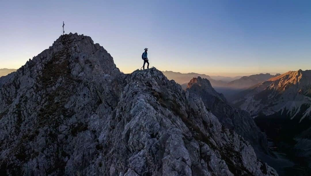 National Geographic Travelさんのインスタグラム写真 - (National Geographic TravelInstagram)「Photo by Robbie Shone @shonephoto | As Austria reopens, sights like this from the Hafelekar ridge on the Nordkette, Innsbruck, are becoming more and more common. We've all had a real lesson in isolation.」6月25日 1時06分 - natgeotravel