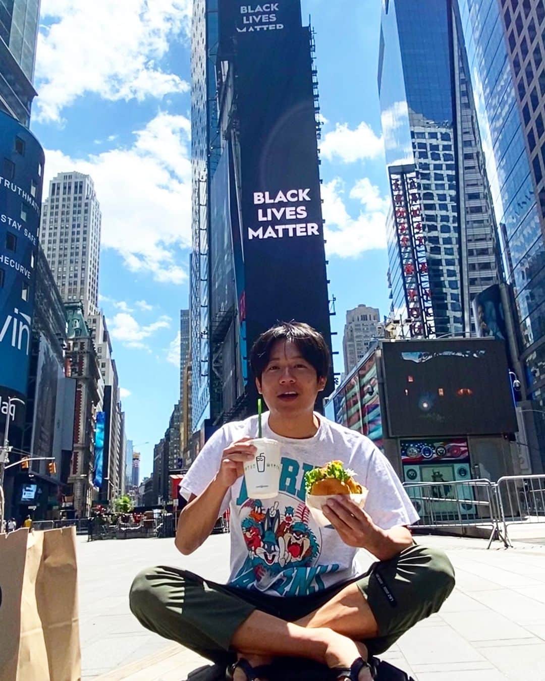 のインスタグラム：「地元感🏋️🎽🧢👨‍👦‍👦 #漁師サンダル」