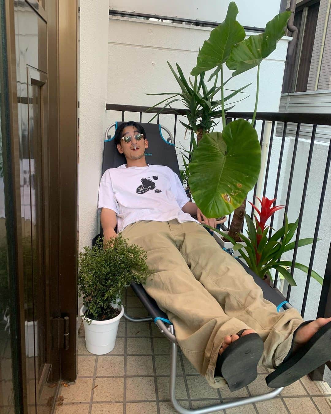 Shohei Kambaのインスタグラム：「最近は家風呂で外気浴♨️ #myownopenairbath」