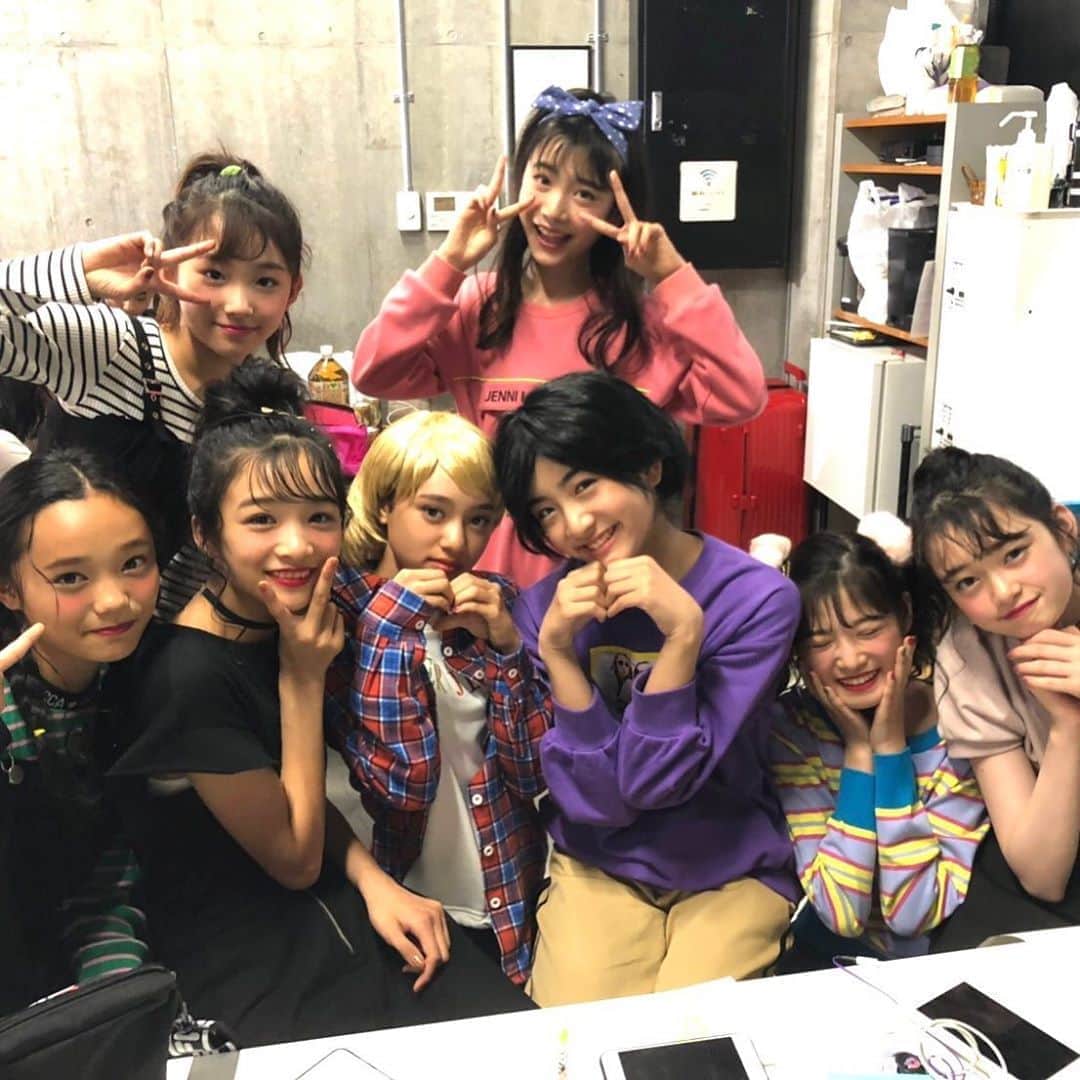 ニコ☆プチのインスタグラム：「🌸💗🌸 少し前のオフショット📸 プチモいっぱい集まってする撮影も 楽しかったなぁ！  #ニコプチ #プチモ #真ん中2人は男の子に変装中」