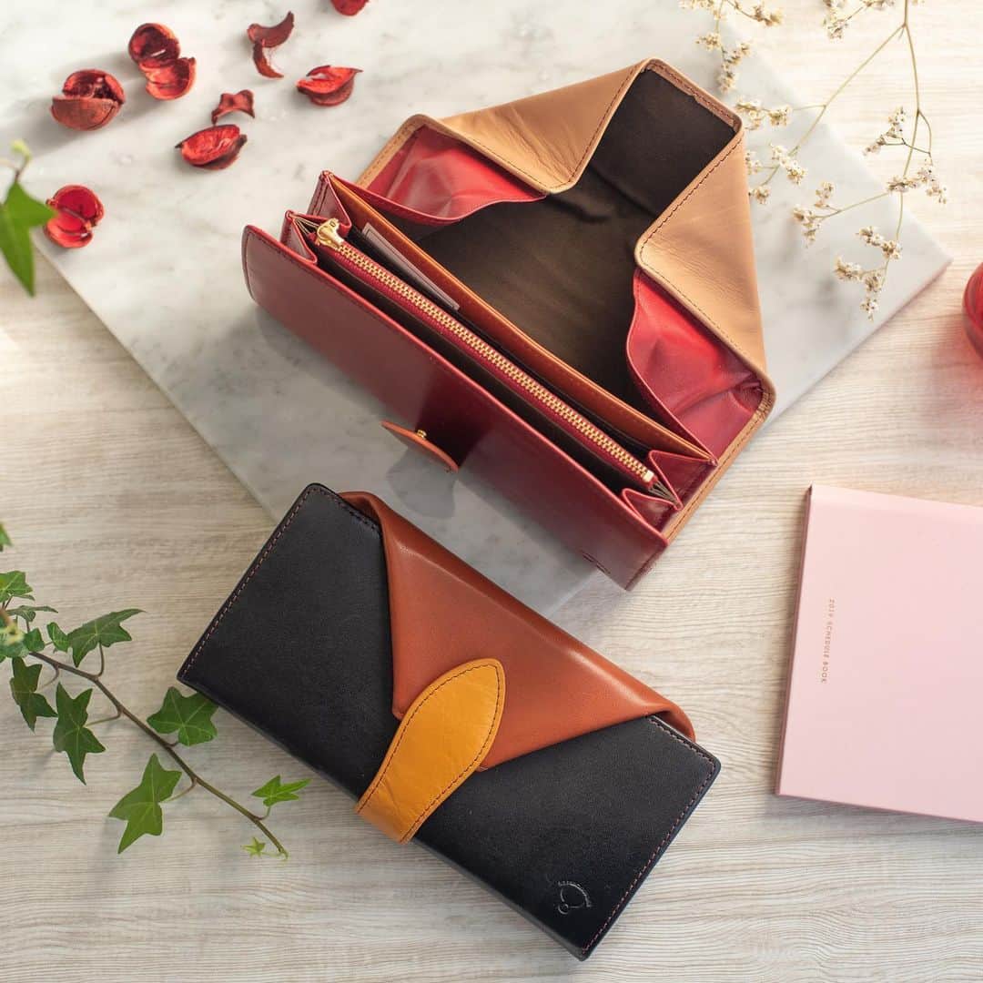e-monoのインスタグラム：「たっぷり収納できるギャルソンウォレット👛 大事なカードや小銭を収納できるファスナーポケットも設置🌿 カードポケットは全部で19箇所の大容量財布です😊」