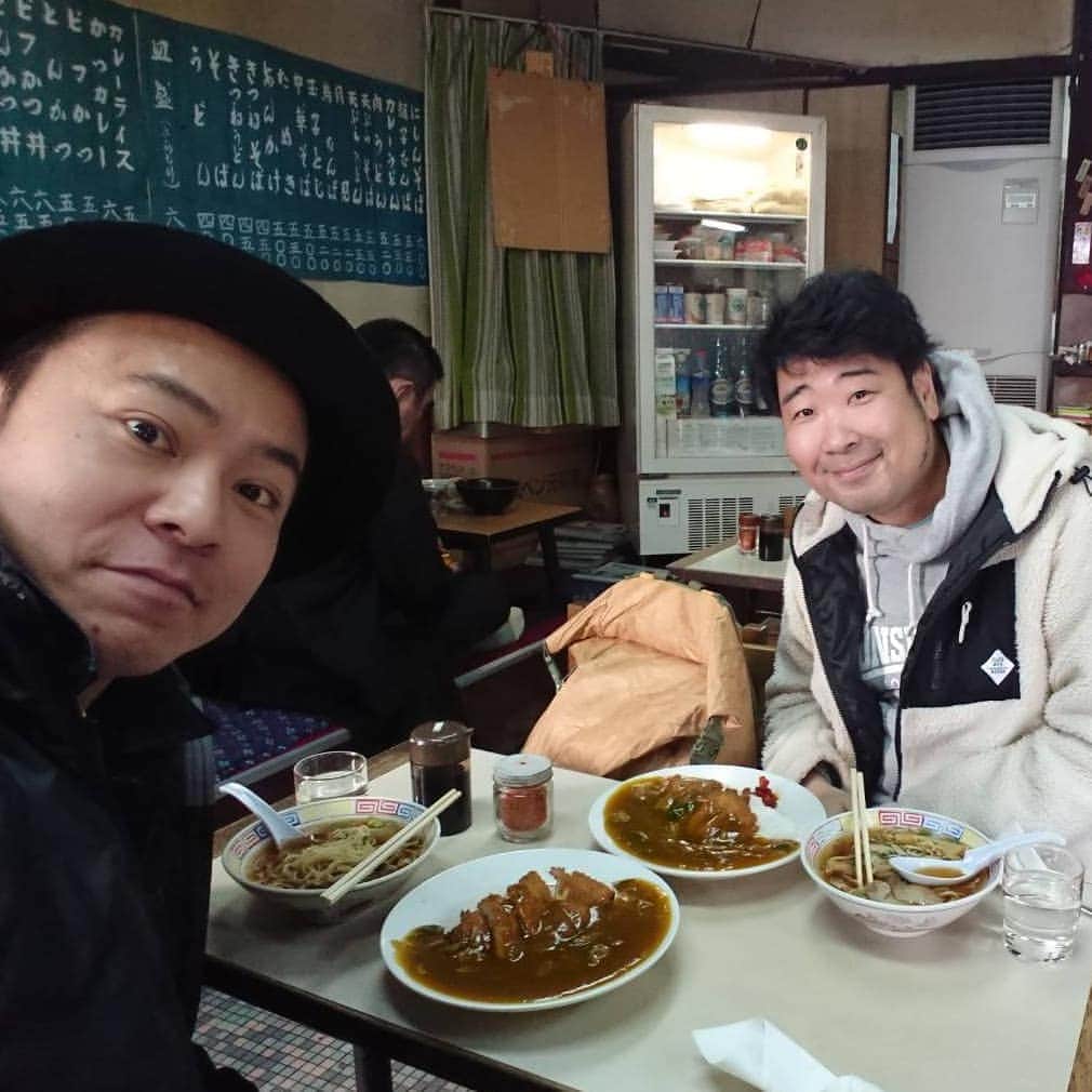 安尾信乃助のインスタグラム：「今日25日木曜日も夜9時から高井君とインスタライブをする予定です。  #インスタライブ #吉本自宅劇場 #吉本新喜劇 #よしもと新喜劇 #高井俊彦 #安尾信乃助」