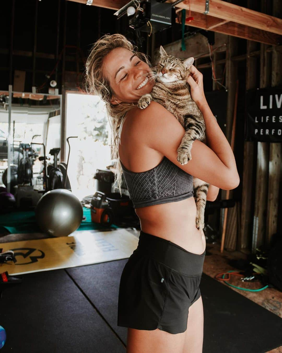 ブリアナ・コープさんのインスタグラム写真 - (ブリアナ・コープInstagram)「Everyday training vibe😂😺」6月25日 4時06分 - briannacope