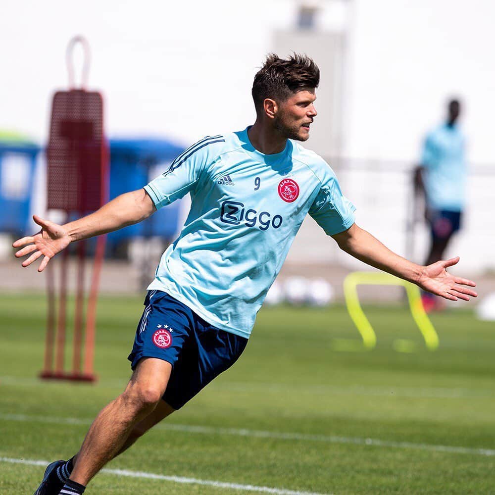 クラース・ヤン・フンテラールのインスタグラム：「🌞⚽️🎉」