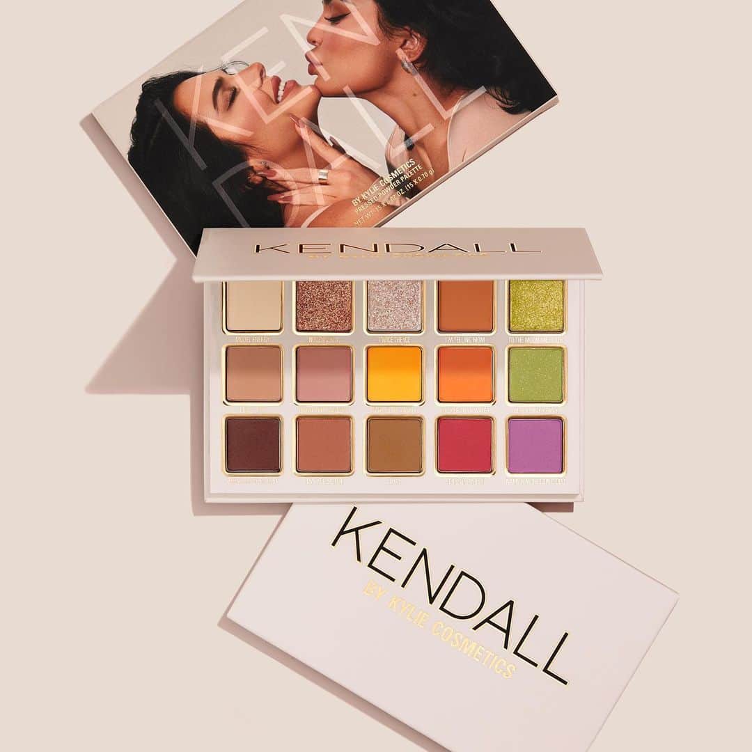 Kylie Cosmeticsさんのインスタグラム写真 - (Kylie CosmeticsInstagram)「we can’t wait till this baby launches with the #KendallxKylie collection on friday 🤍✨ 6.26」6月25日 4時26分 - kyliecosmetics