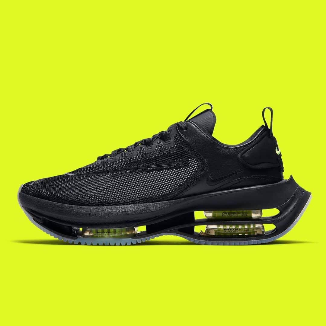 Sneaker Newsさんのインスタグラム写真 - (Sneaker NewsInstagram)「Nike's double-stacked Zoom silhouette is also dropping in a sporty black and volt colorway on July 2nd, with a fully porous mesh upper. Would you rock these? Hit the link in our bio to learn more.」6月25日 5時00分 - sneakernews