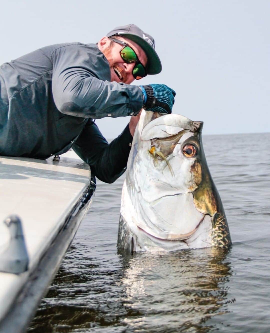 Costa Sunglassesのインスタグラム：「@christiaanpretorius with the silver haul. #SeeWhatsOutThere #BornOnTheWater」