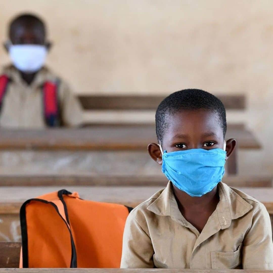 unicefさんのインスタグラム写真 - (unicefInstagram)「For the sake of children, schools must reopen. #COVID19 has impacted children's physical, mental and emotional health - reopening schools with thorough safety measures is the best way to protect them. © UNICEF/Dejongh」6月25日 7時09分 - unicef