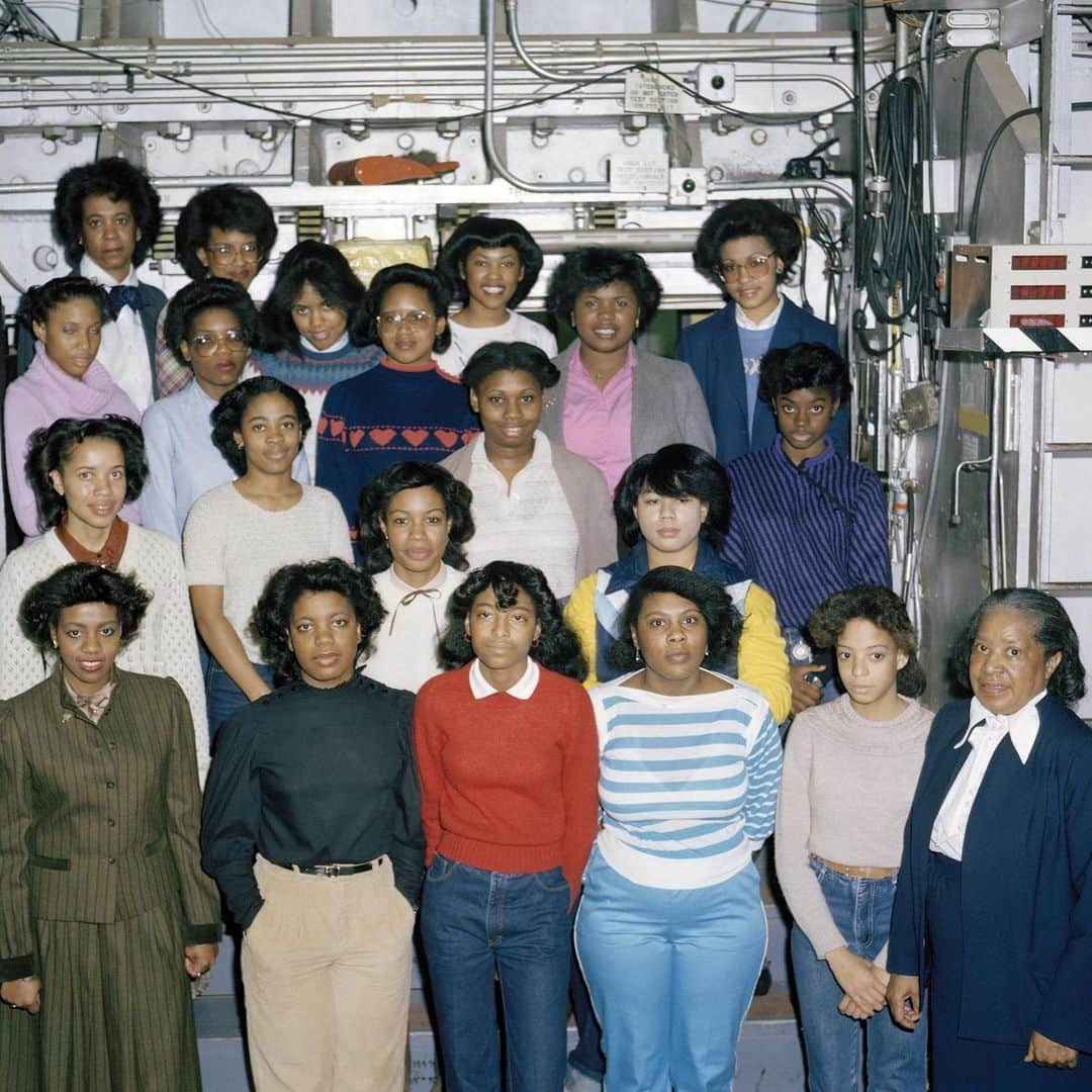 NASAさんのインスタグラム写真 - (NASAInstagram)「👩🏾‍🔬🚀🌟 Mary Jackson never accepted the status quo.⁣⁣⁣ ⁣⁣⁣ Today we announced that our headquarters building in Washington, DC, will be named after engineer Mary W. Jackson, who overcame barriers to become NASA’s first Black woman engineer. ⁣⁣⁣ ⁣⁣⁣ Jackson started her NASA career in 1951 at what is now @NASALangley in Virginia as a human computer – a mathematician who performed hand calculations for NASA missions. After two years working in the West Area Computing unit, she received an offer to work in Langley’s Supersonic Pressure Tunnel, where she conducted extensive aeronautics research and authored or co-authored over a dozen research papers. She was promoted and, in 1958, became our first Black woman engineer.⁣⁣⁣ ⁣⁣⁣ In 1979, Jackson made a final career change, leaving engineering to become the program manager for NASA Langley’s Federal Women’s Program. She would dedicate the rest of her career to the hiring and promotion of the next generation of women mathematicians, scientists, and engineers. She was posthumously awarded the Congressional Gold Medal in 2019 and was portrayed by @JanelleMonae in the Oscar-winning film #HiddenFigures.⁣⁣⁣ ⁣⁣⁣ Our Administrator @JimBridenstine noted, "We know there are many other people of color and diverse backgrounds who have contributed to our success, which is why we’re continuing the conversations started about a year ago with the agency’s Unity Campaign. NASA is dedicated to advancing diversity, and we will continue to take steps to do so.”⁣⁣⁣ ⁣ #MaryJackson #BlackinSTEM #WomeninSTEM #NASA #HiddenFigures」6月25日 7時23分 - nasa