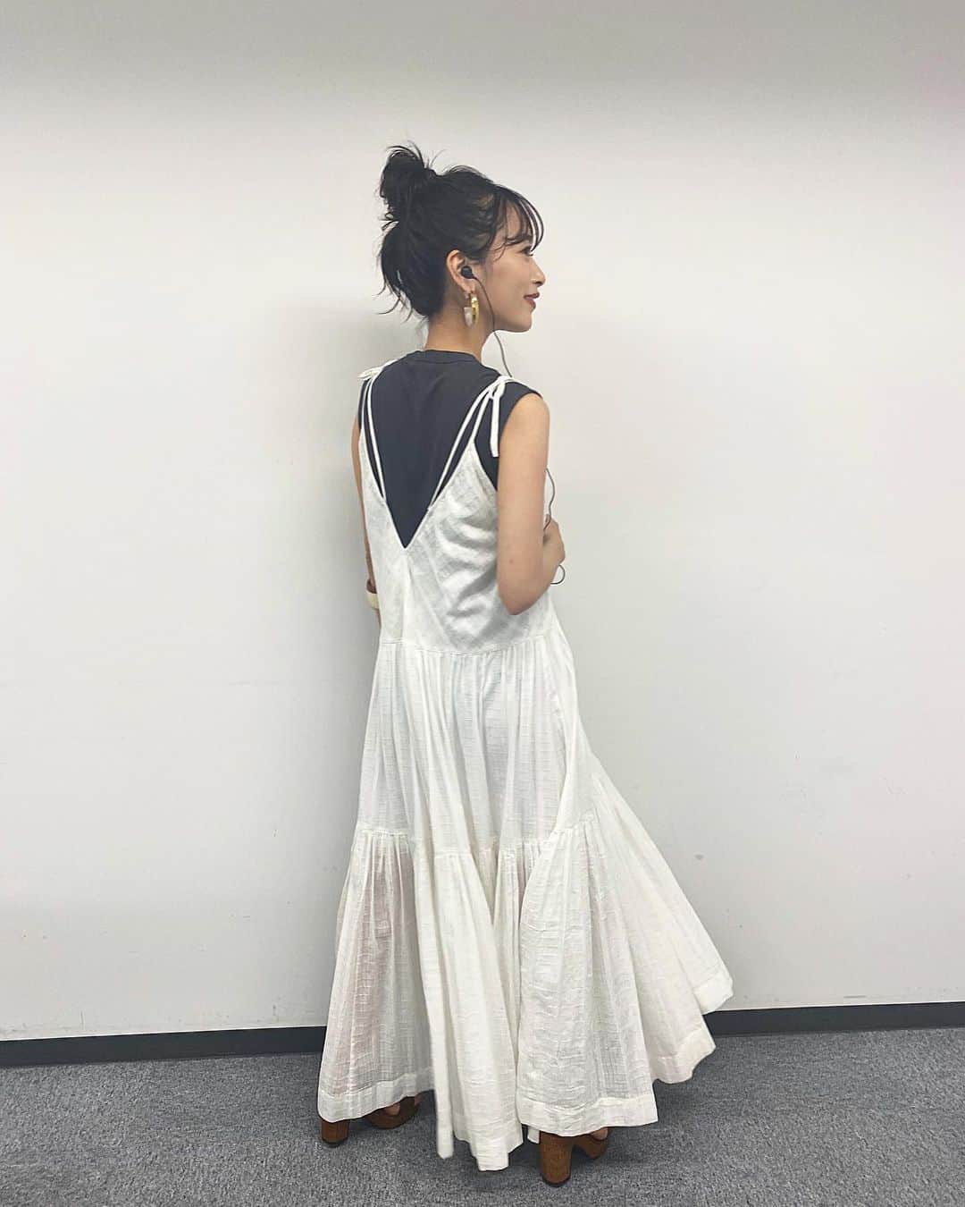 近藤千尋のインスタグラム：「ヒルナンデスコーデバトル ありがとうございました💕 久野さんが可愛くて綺麗で モニター越しに癒されっぱなしでした☺️ 次は7/7に出演します📺✨ 衣装載せておきます🌈 @stunninglure  @elendeek  今日も1日頑張りましょう✨☺️」