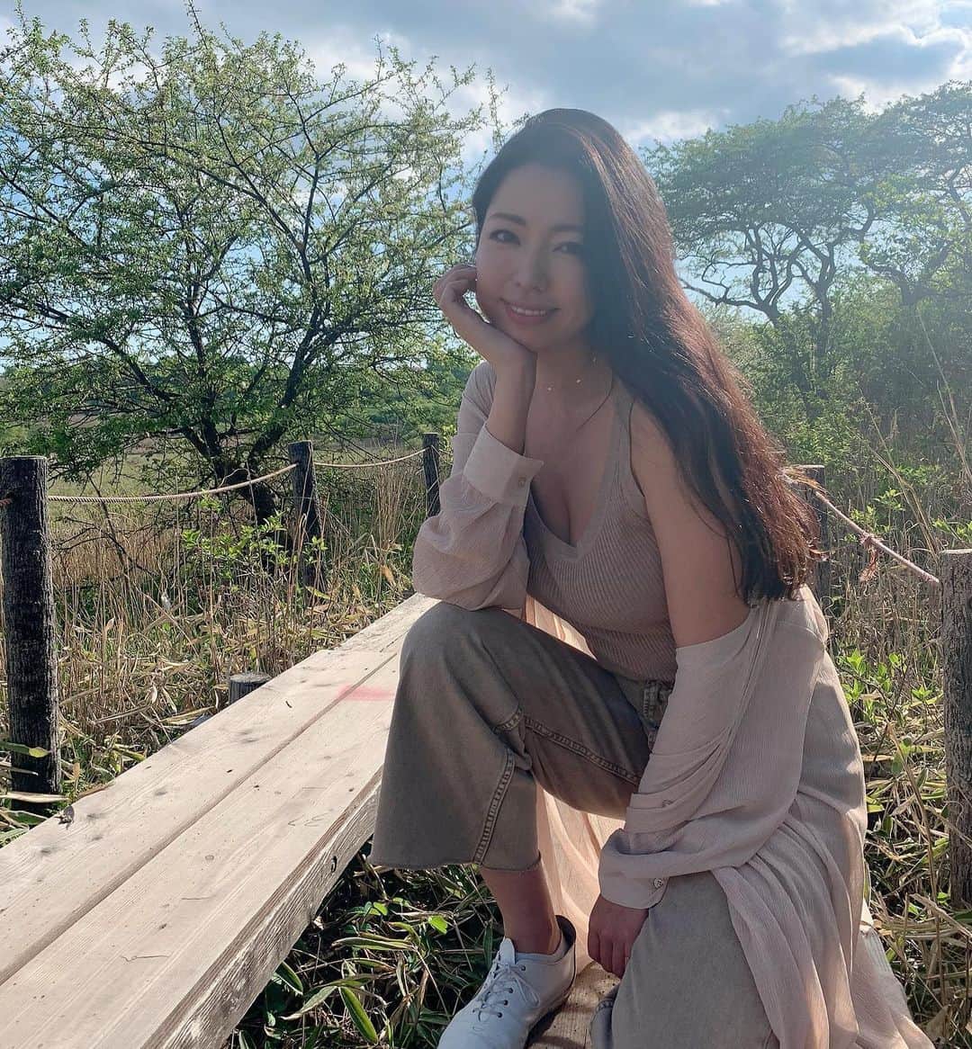 のインスタグラム：「おはようございます❣️ YouTube動画、永野桃子のももちゅーぶ🍑第2回目アップしました❣️ ・ @momoko_gravure や他のSNSでは既にお知らせしましたが、ここでもお知らせさせて下さい💖 ・ げきユルおさんぽ、自然散策動画です✨🚶‍♀️⛰ ・ 暇なとき、なんとな〜く観てもらえたら嬉しいです😊 プロフィールのリンクのアメブロから飛べますので是非チェックしてみて下さい💖 ・ ・ 今日も素敵な1日になりますように✨😊」