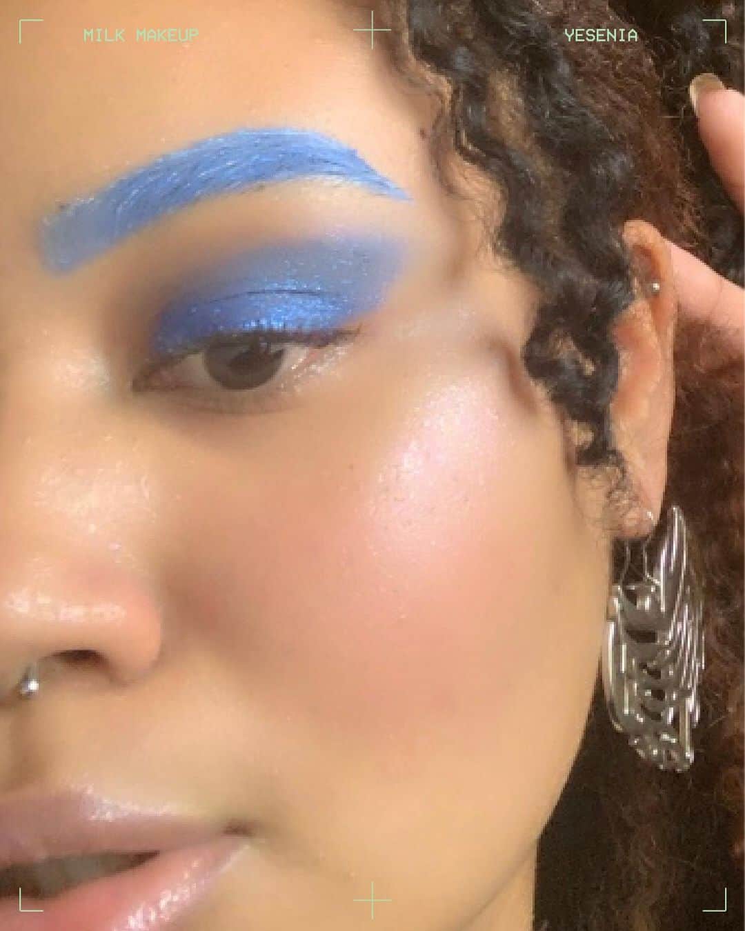 Milk Makeupさんのインスタグラム写真 - (Milk MakeupInstagram)「🌟 Meet Yesenia 🌟 Pronouns: They/Them Location: New Jersey - A student at Columbia University majoring in Political Science and Biology, Yesenia is a multi-hyphenate creative known for their next-level style. Of their former internship at @lgbtcenternyc, Yesenia says "The Center really is a space that recognizes and celebrates intersectional identities." Currently quarantined with their best friend in NJ, they're staying busy by crafting playlists, curating their wardrobe, and spending some serious time with their Sims family. Follow Yesenia at @_n1a___🚀 #milkmakeup」6月25日 8時13分 - milkmakeup