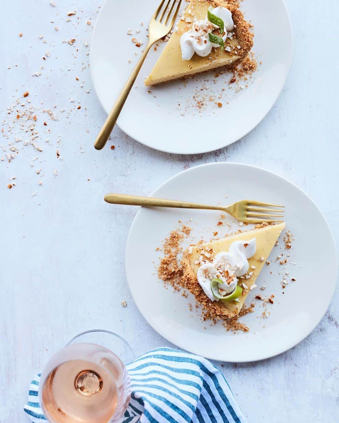 Gaby Dalkinさんのインスタグラム写真 - (Gaby DalkinInstagram)「SALTED💚KEY💚LIME💚PIE with a graham cracker + pretzel crust because more is more and why not! https://whatsgabycooking.com/salted-key-lime-pie/」6月25日 9時50分 - whatsgabycookin