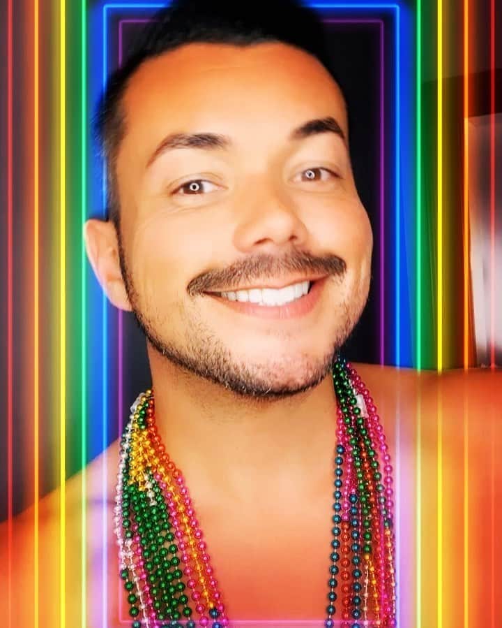 アンソニー・ラモスのインスタグラム：「🌈PRIDE AT HOME 🌈 #abcpride #pride」
