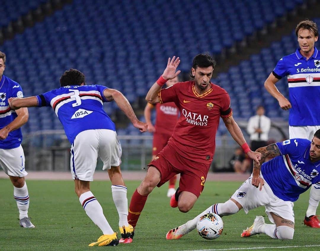 のインスタグラム：「Contento per tornare a giocare e riprendere questo campeonato!!! 3 punti importanti. FORZA ROMA 💪❤️」