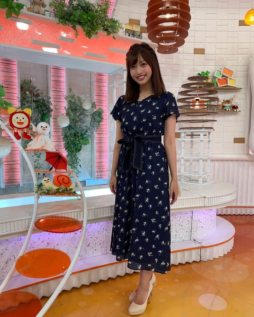 藤本万梨乃さんのインスタグラム写真 - (藤本万梨乃Instagram)「* 先週のめざましテレビの衣装👗 毛先はワンカールにしてみました✨ #撮ってくださったのは #久慈さん」6月25日 20時48分 - marino.fujimoto1030