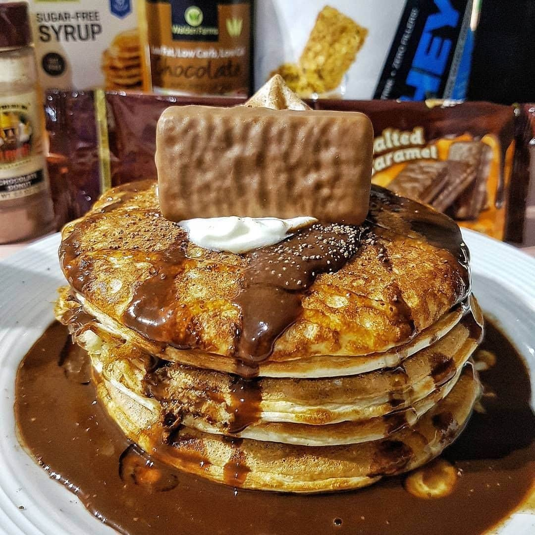 Flavorgod Seasoningsさんのインスタグラム写真 - (Flavorgod SeasoningsInstagram)「🍫"Salted Caramel Granola Protein Procakes"🍫⁠ Made with with:👉 #Flavorgod Chocoalte Donut Topper🍫⁠ -⁠ Customer:👉 @zach_lomass⁠ -⁠ Add delicious flavors to any meal!🍫⁠ Click the link in my bio @flavorgod⁠ 🍫www.flavorgod.com⁠ -⁠ Flavor God Seasonings are:⁠ 💥 Zero Calories per Serving ⁠ 🙌 0 Sugar per Serving⁠ 🔥 #KETO & #PALEO Friendly⁠ 🌱 GLUTEN FREE & #KOSHER⁠ ☀️ VEGAN-FRIENDLY ⁠ 🌊 Low salt⁠ ⚡️ NO MSG⁠ 🚫 NO SOY⁠ 🥛 DAIRY FREE *except Ranch ⁠ 🌿 All Natural & Made Fresh⁠ ⏰ Shelf life is 24 months⁠ -⁠ #food #foodie #flavorgod #seasonings #glutenfree #mealprep #seasonings #breakfast #lunch #dinner #yummy #delicious #foodporn」6月25日 21時01分 - flavorgod