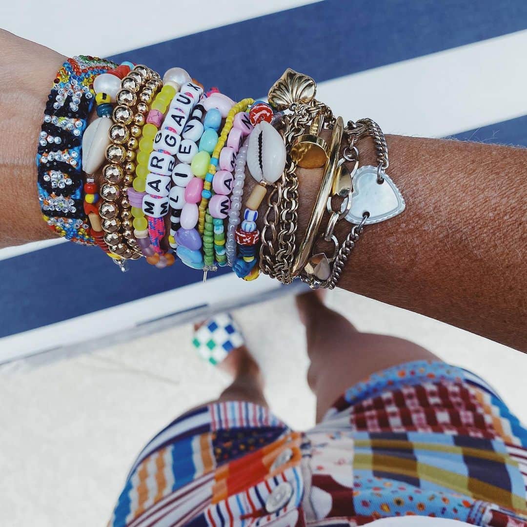 ダニジョーのインスタグラム：「All you need is love ❤️」