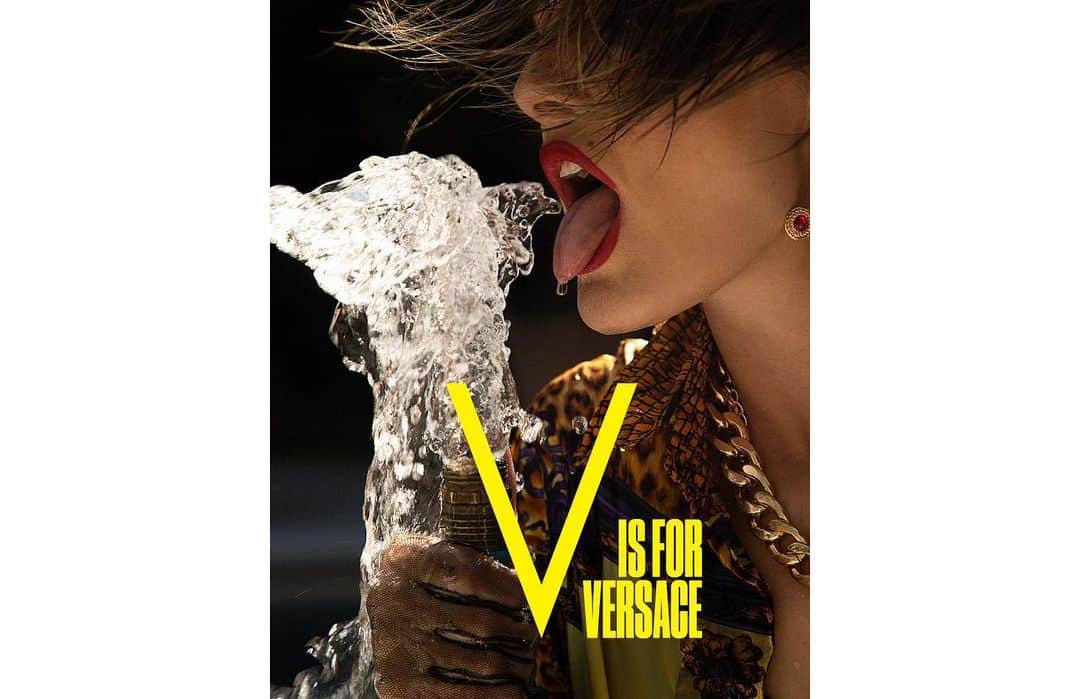 V Magazineさんのインスタグラム写真 - (V MagazineInstagram)「V Is For Versace  With much of the world deeply rocked by the global pandemic and social unrest, it is time for us to rethink, reevaluate, redress — and @donatella_versace understands this like no one else. V spoke with the iconic fashion designer and businesswoman on the importance of channeling authenticity, expressing your personality and being vocal about diversity and inclusivity. It's a celebration of @versace's past and present — styled by maestro @nicolaformichetti, lensed and modeled by @daniellamidenge. Head to the link in bio to read the full interview!  Photographer & Director: @daniellamidenge Fashion: @nicolaformichetti Model: @daniellamidenge (@nextmodels) Text: @mathiasrosenzweig DP: @jeffrey_schneider11 — [Image 1, 4] Daniella wears top vintage @versace from @resurrectionvintage / swimsuit, shoes and accessories stylist’s own [Image 2, 5, 6, 7] Dress and boots @versace / accessories stylist’s own [Image 3] Robe @versace Casa / accessories stylist’s own [Image 8]: Dress (worn as top), pants and boots @versace / accessories stylist’s own [Image 9]: Comforter (worn as dress) @versace Casa / jewelry stylist’s own [Image 10]: (On Left) Dress and headscarf vintage @versace from @resurrectionvintage /jewelry stylist’s own (On Right) Top @versace / hat stylist’s own」6月25日 21時02分 - vmagazine