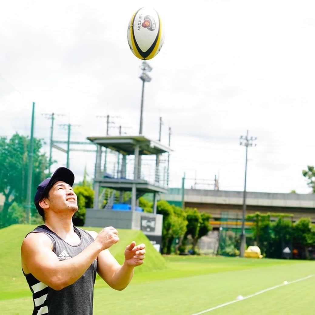 中村亮土のインスタグラム：「一歩ずつ  photo by @nagatomo_yasunori  #suntory  #suntorysungoliath  #adidas」