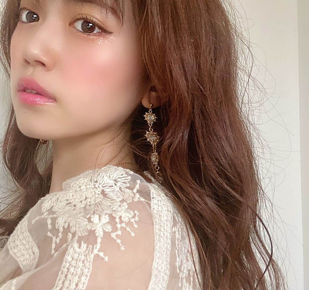 藤堂なえみさんのインスタグラム写真 - (藤堂なえみInstagram)「可愛いピアス💕🌙 一目惚れ🥺 ・ ・ accessory @mignonnebijoux_accessory 🦋 ・ ・ ・ #アクセサリー #accessory #ピアス #イヤリング #ハートピアス #星ピアス #キラキラ #流れ星 #女の子コーデ #女の子 #ファッション #レーストップス #ディーホリック #dholic #コスメ #mac #ysl #美容 #ヘアスタイル #おしゃれさんと繋がりたい #なえみ服 #なえぴょん🐰」6月25日 21時08分 - naestagramdayo