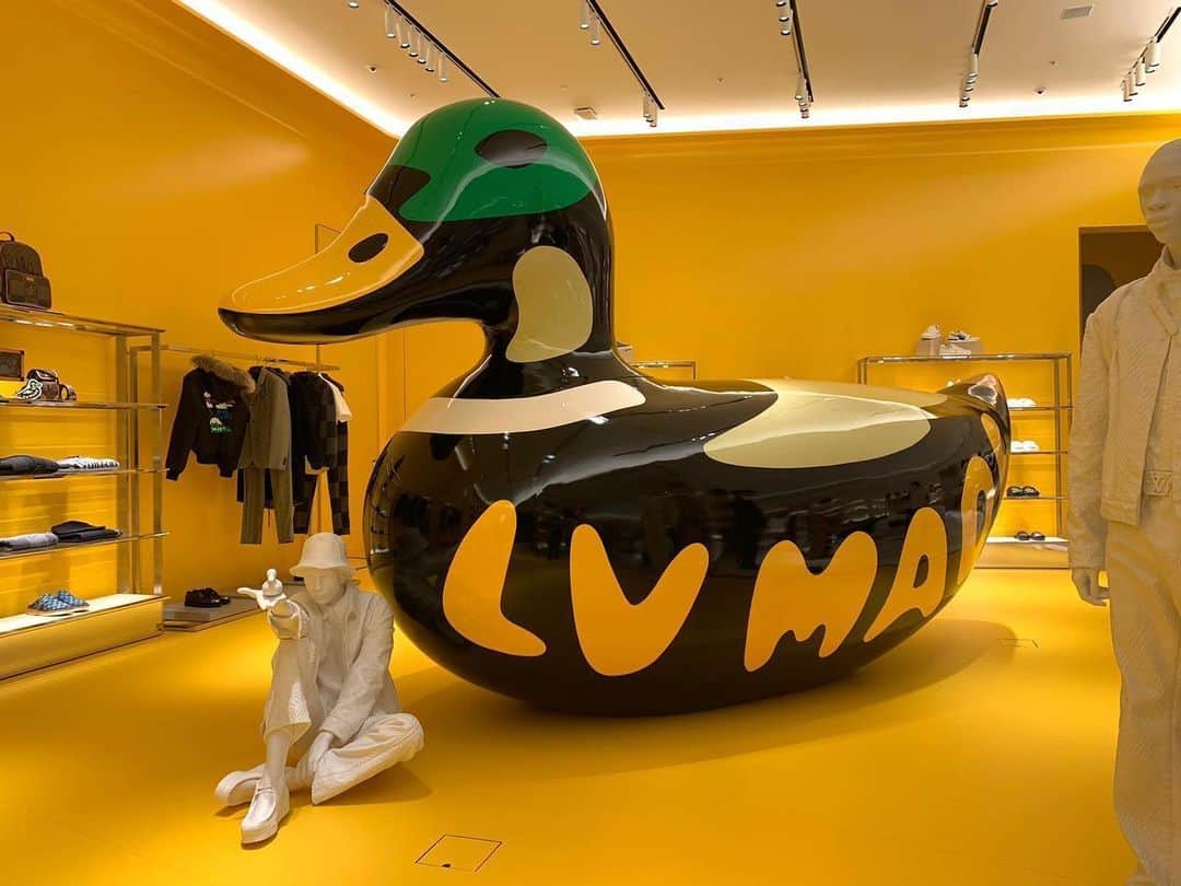 NIGOのインスタグラム：「LV ² Available worldwide Tomorrow 🦆✨」