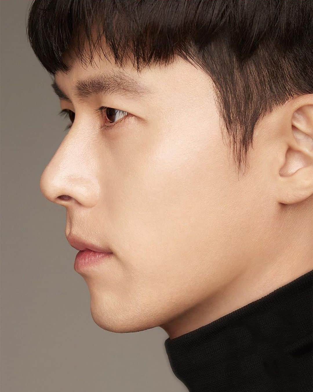 ヒョンビンのインスタグラム：「@mediheal_official —— #hyunbin #현빈 #ヒョンビン #玄彬」