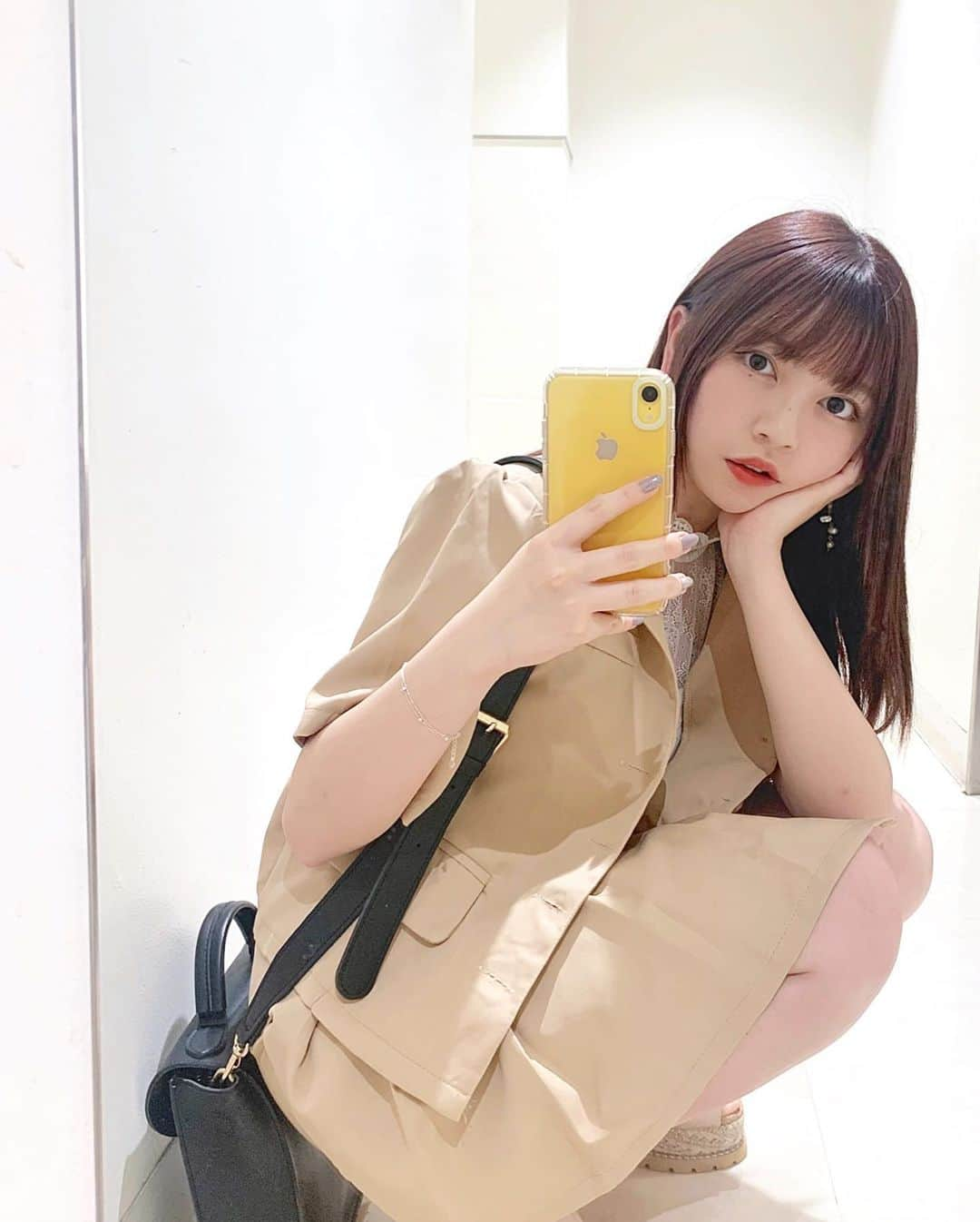 廣川奈々聖さんのインスタグラム写真 - (廣川奈々聖Instagram)「私服での撮影だった本日🐁👒﻿ ﻿ ﻿ 涼しげなベージュのセットアップは﻿形も可愛いし、これから先もたくさん使えそうだし、着心地も良いし、これはほんと買って良かった〜 ¨̮ ♡ ﻿ ﻿ サンダルは展示会で頼んでたもの！﻿ プチプラです キラキラで可愛い☁️﻿ ﻿ ﻿ ﻿ ﻿ ﻿ ﻿ #ななせのふく#春夏コーデ#セットアップ#セットアップコーデ #ベージュコーデ#ファッションコーデ#私服#silly_code#todayscode#タグ付け」6月25日 21時42分 - nanaseven7_u_u