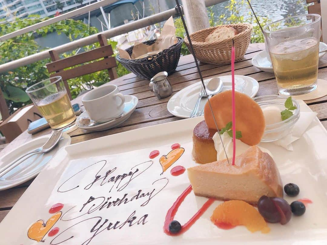 YUKAさんのインスタグラム写真 - (YUKAInstagram)「my birthday🎂 昨日は葉月が1日早くお祝いしてくれた😭💓 毎年ありがとぉ❣️ 今日は朝からUberして食べまくりDAYだぁ🐷🎵 . #happybirthday #lunch #tyharbor  #friends」6月25日 13時39分 - yukarolly