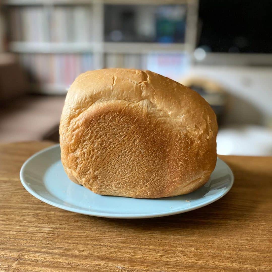 山田稔明さんのインスタグラム写真 - (山田稔明Instagram)「もはや感動とかはなく淡々と。自分のパンは自分で焼くスタイル。 #ymdパン」6月25日 14時00分 - toshiakiyamada