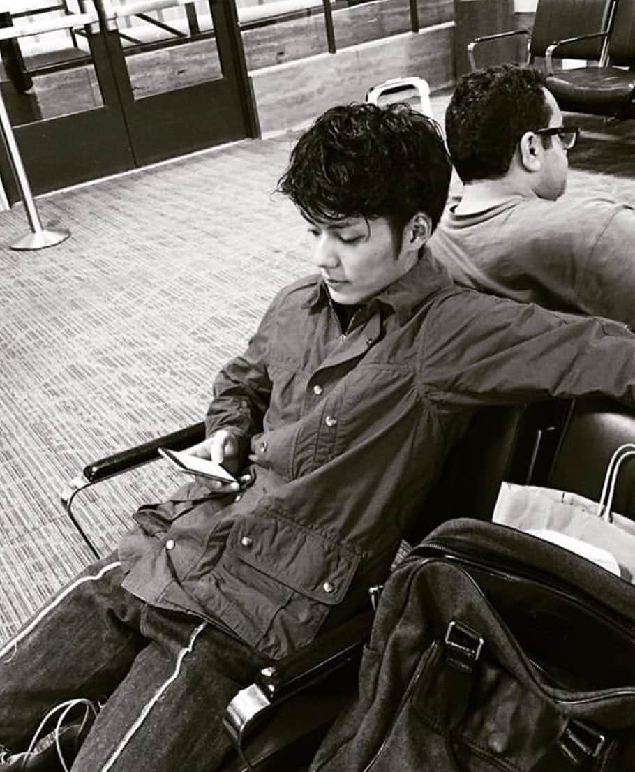 牧亮佑さんのインスタグラム写真 - (牧亮佑Instagram)「19の頃  #ロサンゼルス国際空港にて #最終便を逃したやーつ」6月25日 14時52分 - ryosuke_maki_