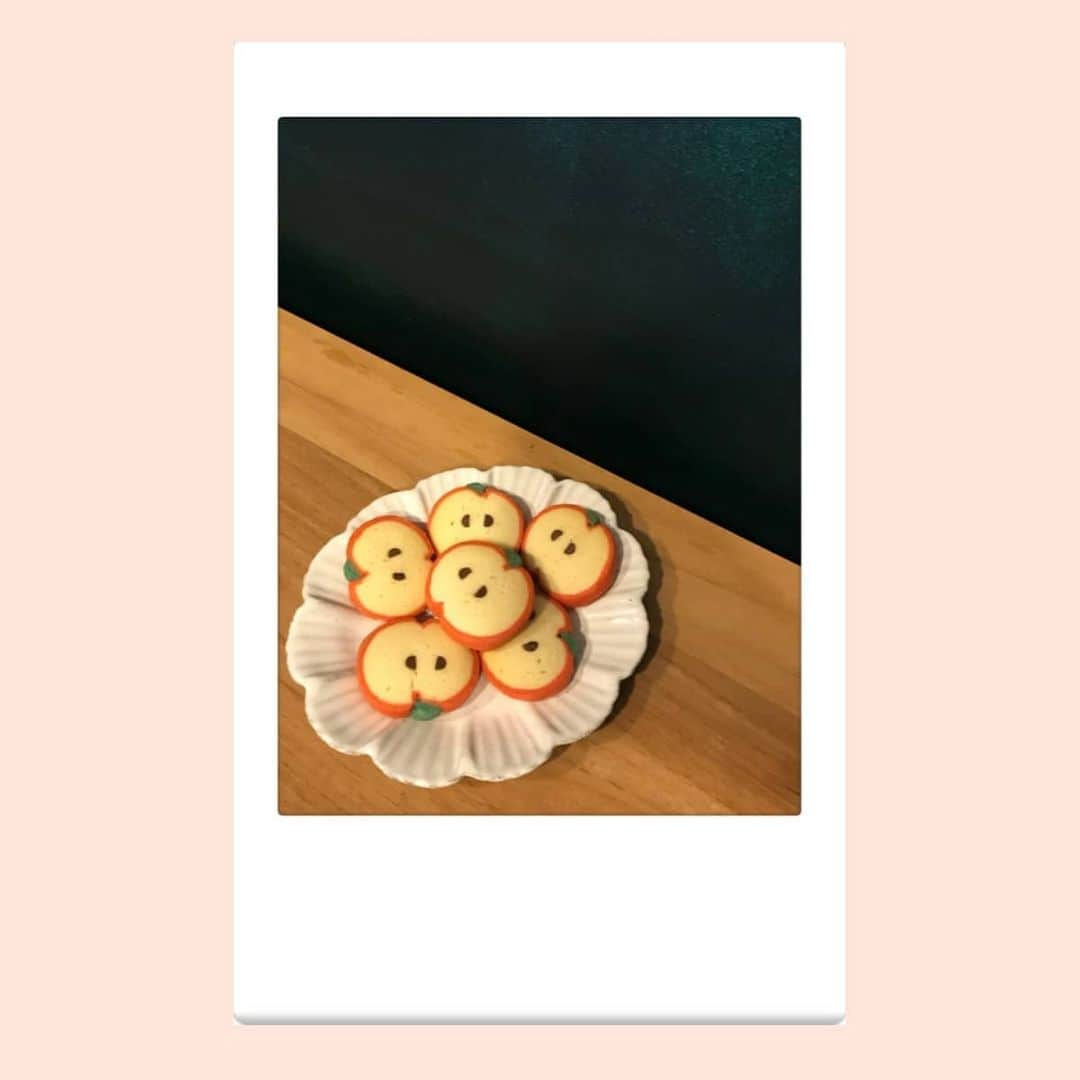 ユナさんのインスタグラム写真 - (ユナInstagram)「👩🏻‍🍳 #사과쿠키🍎 #applecookies」6月25日 15時06分 - yoona__lim