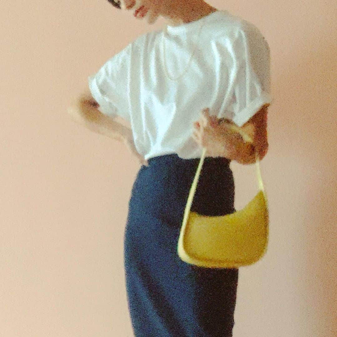 神山まりあさんのインスタグラム写真 - (神山まりあInstagram)「🤍🖤💛 #mom #fashion #shooting #love #work #shorthair #summer」6月25日 15時37分 - mariakamiyama