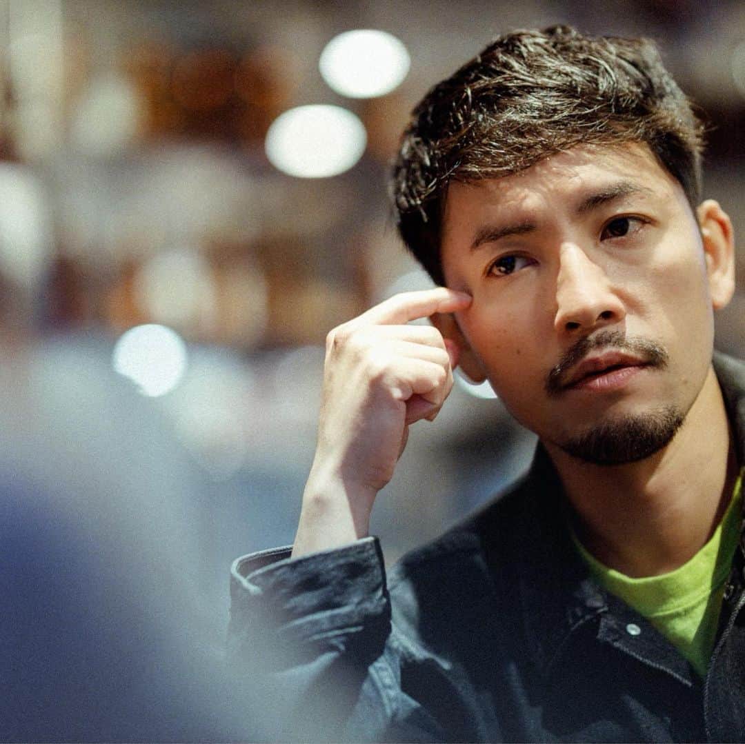 小柳津林太郎のインスタグラム：「An interview cut!  とある取材での撮影カット。デート風、、、敏腕カメラマンでした！また、記事シェアします😇  Photo taken by ookurahideki  #取材 #撮影 #デート #風  #interview #photo #date #rinstagram」