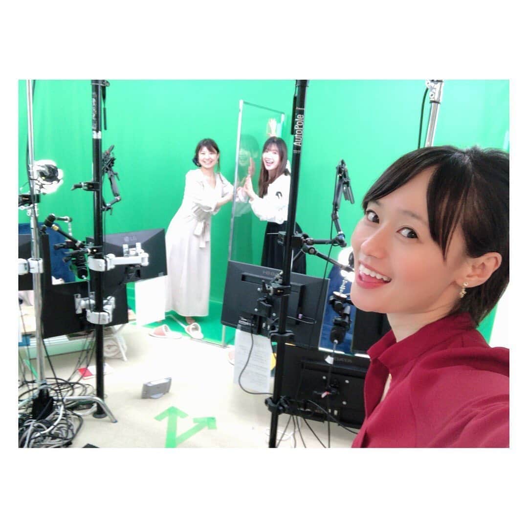 柳野玲子のインスタグラム：「ソーシャルディスタンスで🥰 ３ヶ月半ぶりに電車に乗りまして🚃 久々に花井美理ちゃん、辻村ゆりなちゃんと会えましたー💓 #お仕事 #ソーシャルディスタンス #3ヶ月半ぶりの電車」
