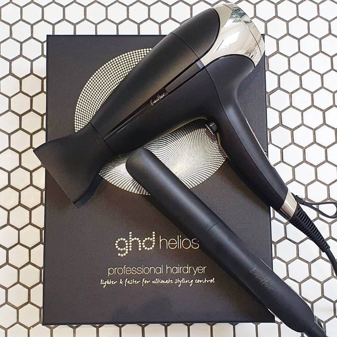 ghd hairさんのインスタグラム写真 - (ghd hairInstagram)「The ghd helios & platinum+ are a match made in hair heaven ✨ You can now personalise your ghd tools 😍✨@emiihair_  #ghd #ghdhairpro #ghdplatinumplus #ghdhelios #personalisedgifts #hairgoals #hairtools #hairessentials」6月25日 22時10分 - ghdhair