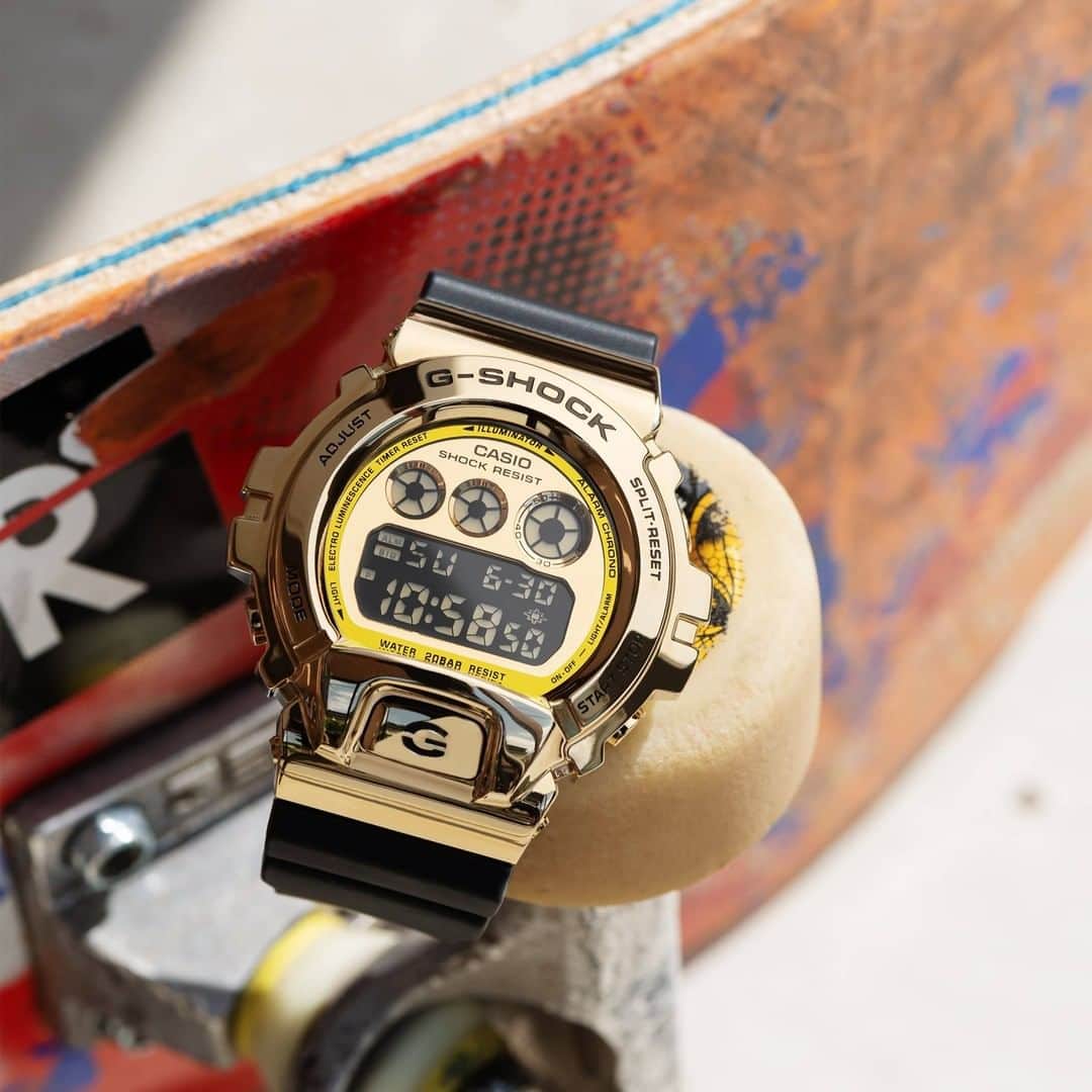 G-SHOCKさんのインスタグラム写真 - (G-SHOCKInstagram)「METAL COVERED GM-6900  ストリートシーンに愛されてきた6900シリーズの誕生から25年の時を経て、メタルベゼルを纏って登場したGM-6900G-9JF。アイコンである ラウンドデザインはそのままに、耐衝撃構造と高級感を兼ね備えました。  GM-6900G-9JF commemorates the 25th anniversary of the release of the 6900 series, which has been loved by street scene. It has achieved metal-covered Shock-resistant construction while maintaining iconic round-design.  GM-6900G-9JF  #g_shock #gm6900 #dw6900 #metal #watchoftheday」6月25日 17時00分 - gshock_jp